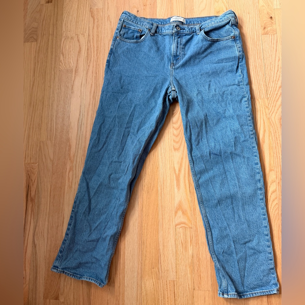 Abercrombie & Fitch Relaxed Fit Blue Jeans